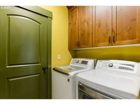 1832 4th Street Hood River OR 97031