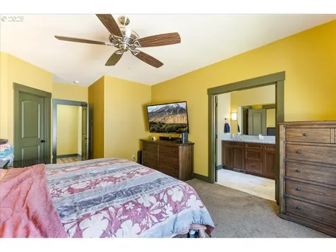1832 4th Street Hood River OR 97031