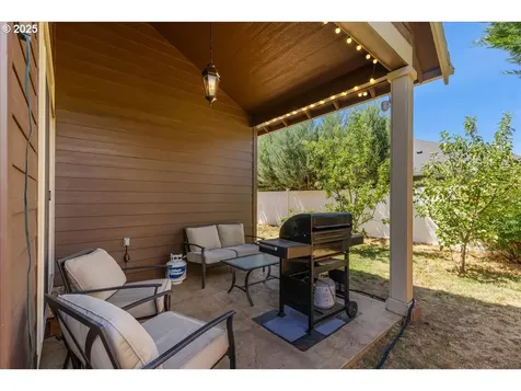1832 4th Street Hood River OR 97031