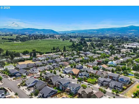 1832 4th Street Hood River OR 97031