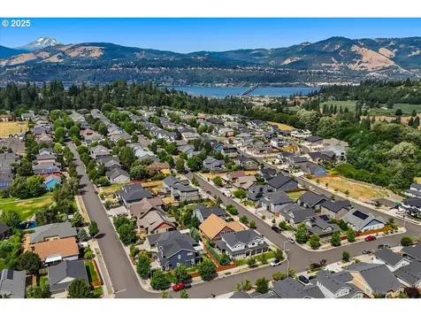 1832 4th Street Hood River OR 97031