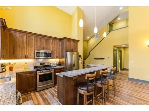 1832 4th Street Hood River OR 97031