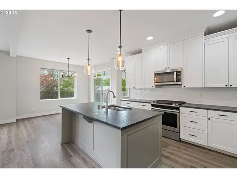4304 NE 136th Avenue Vancouver WA 98682
