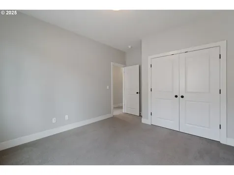 4304 NE 136th Avenue Vancouver WA 98682