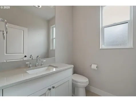 4304 NE 136th Avenue Vancouver WA 98682