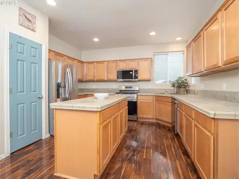 121 N Burl Street Newberg OR 97132