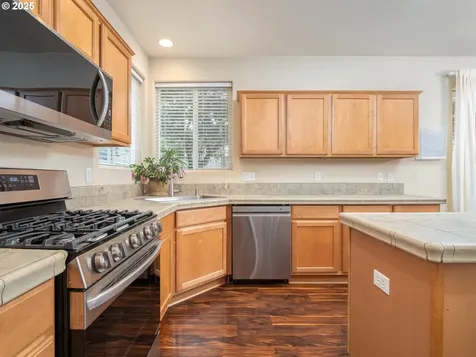 121 N Burl Street Newberg OR 97132
