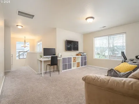 121 N Burl Street Newberg OR 97132