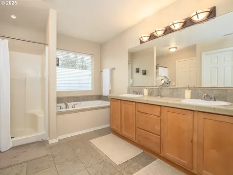 121 N Burl Street Newberg OR 97132
