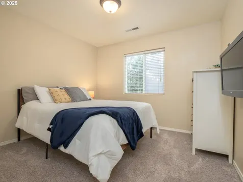 121 N Burl Street Newberg OR 97132