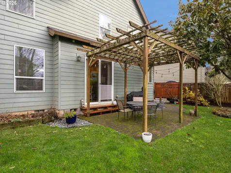 121 N Burl Street Newberg OR 97132