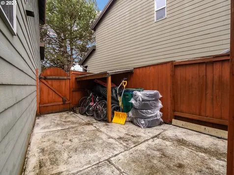 121 N Burl Street Newberg OR 97132