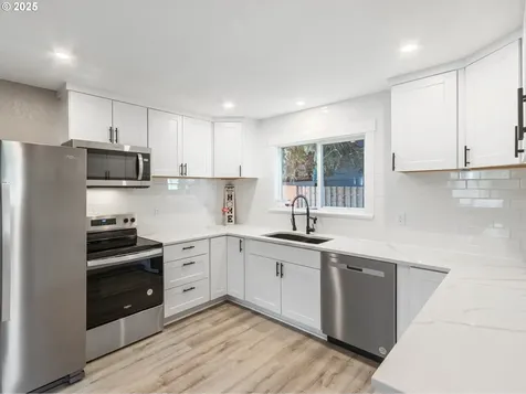 2055 SE 112th Avenue Portland OR 97216