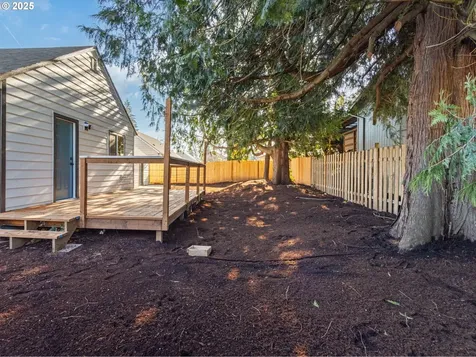 2055 SE 112th Avenue Portland OR 97216