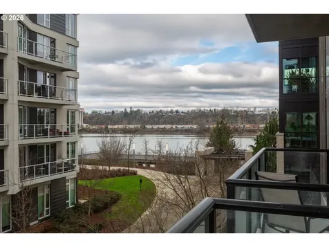1830 NW Riverscape Street Portland OR 97209