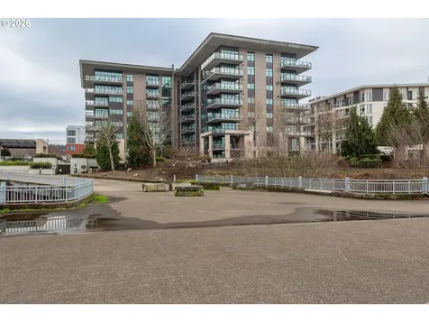 1830 NW Riverscape Street Portland OR 97209