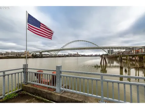 1830 NW Riverscape Street Portland OR 97209