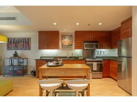 1830 NW Riverscape Street Portland OR 97209