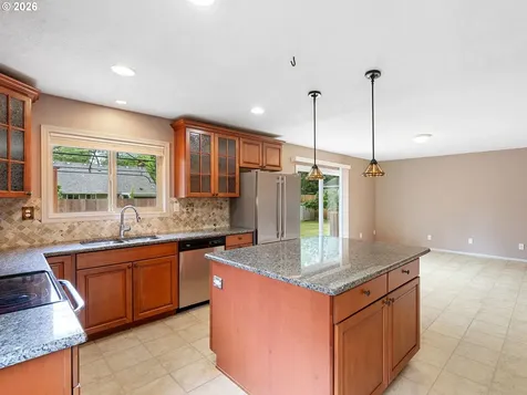 3657 SE 77th Avenue Portland OR 97206