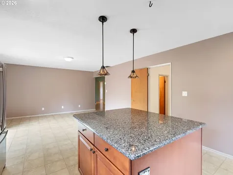 3657 SE 77th Avenue Portland OR 97206