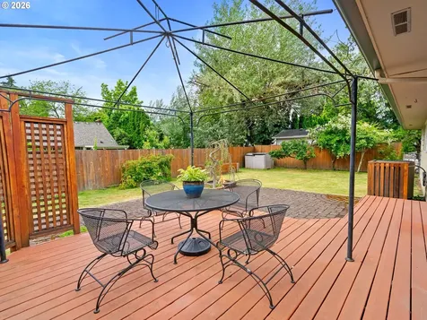 3657 SE 77th Avenue Portland OR 97206