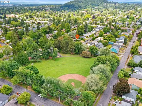 3657 SE 77th Avenue Portland OR 97206