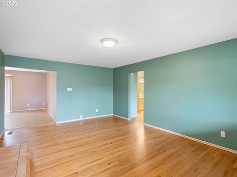 3657 SE 77th Avenue Portland OR 97206
