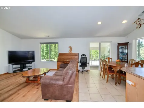 3839 NE Hembree Street Mcminnville OR 97128