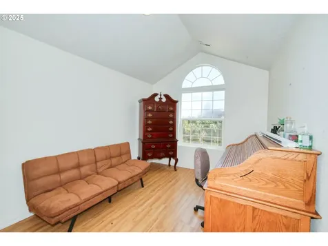 3839 NE Hembree Street Mcminnville OR 97128