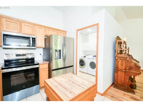 3839 NE Hembree Street Mcminnville OR 97128