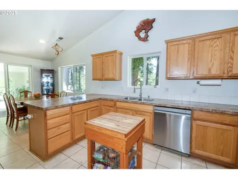 3839 NE Hembree Street Mcminnville OR 97128