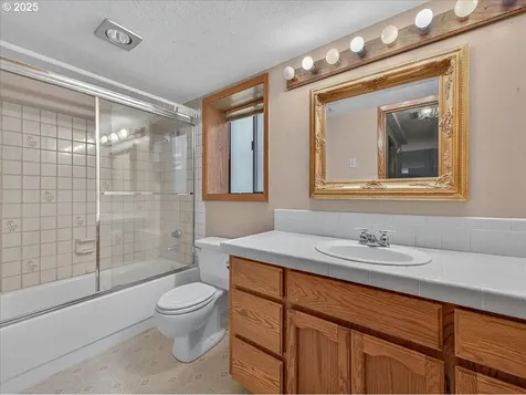 18680 SE Highway 212 Damascus OR 97089