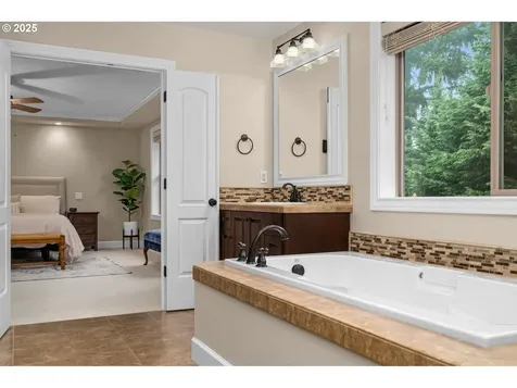 2747 Ridge Lane West Linn OR 97068