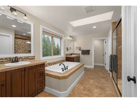 2747 Ridge Lane West Linn OR 97068