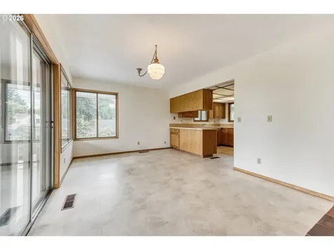 7040 SW 2nd Avenue Portland OR 97219