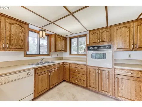 7040 SW 2nd Avenue Portland OR 97219