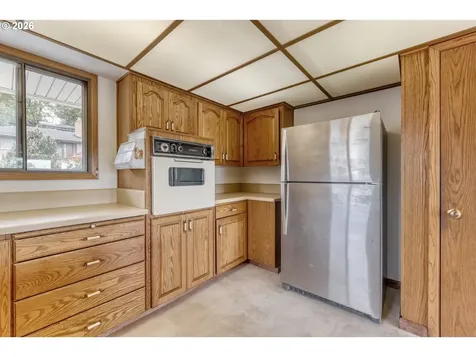 7040 SW 2nd Avenue Portland OR 97219