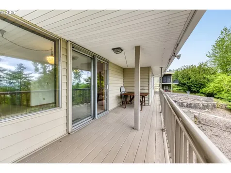 7040 SW 2nd Avenue Portland OR 97219