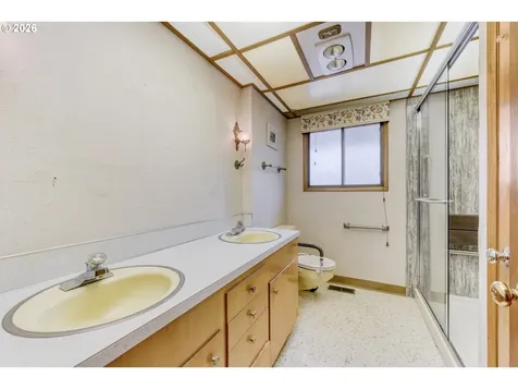 7040 SW 2nd Avenue Portland OR 97219