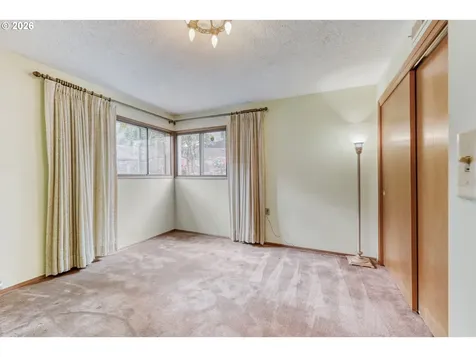 7040 SW 2nd Avenue Portland OR 97219