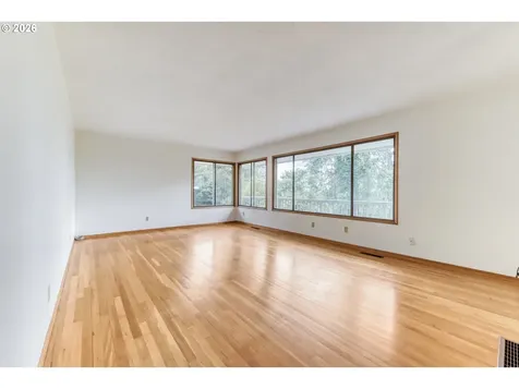 7040 SW 2nd Avenue Portland OR 97219