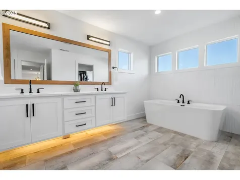 8408 NE 168th Avenue Vancouver WA 98682