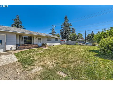 6135 SE Clatsop Street Portland OR 97206