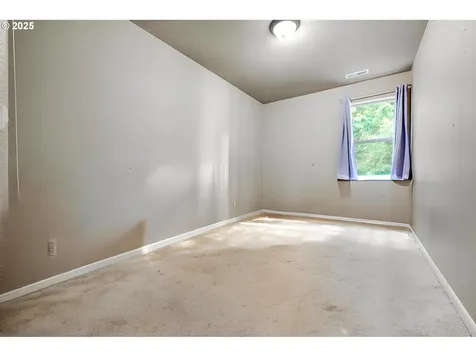 943 NE 172nd Avenue Portland OR 97230