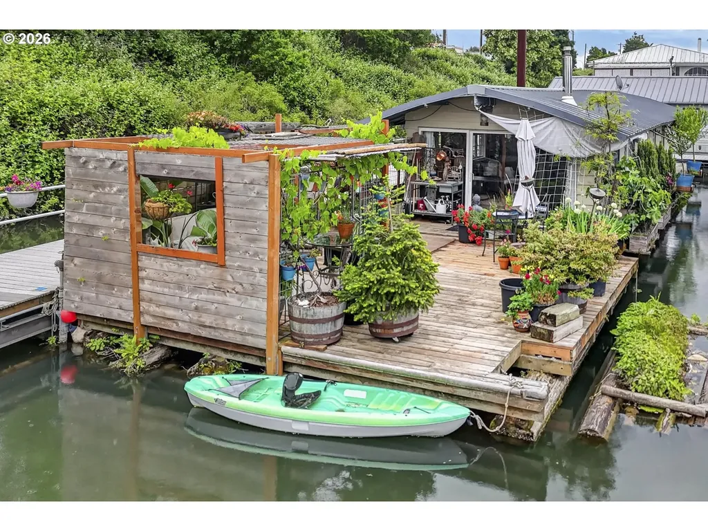 1883 N Jantzen Avenue Portland OR 97217