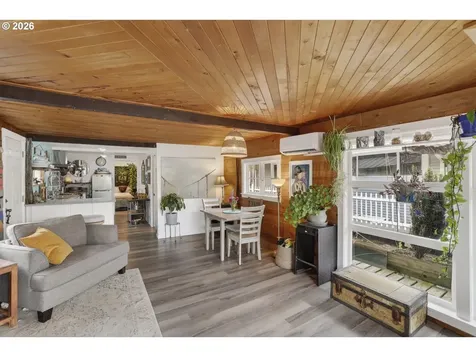 1883 N Jantzen Avenue Portland OR 97217