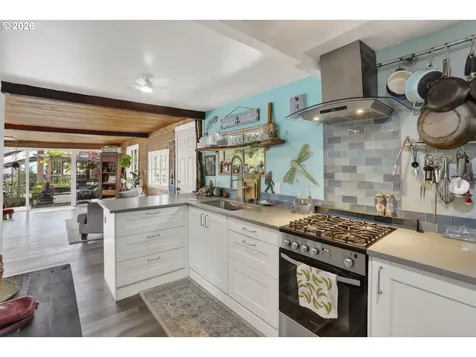 1883 N Jantzen Avenue Portland OR 97217