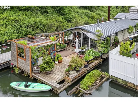 1883 N Jantzen Avenue Portland OR 97217