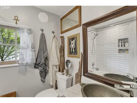 1883 N Jantzen Avenue Portland OR 97217