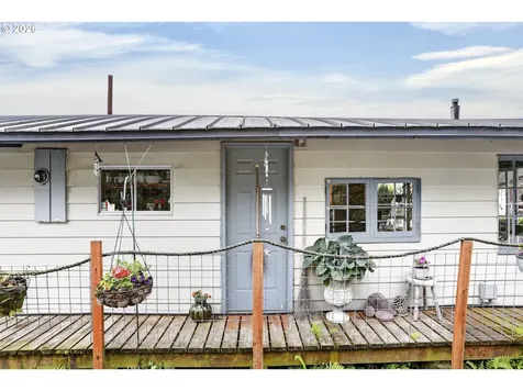 1883 N Jantzen Avenue Portland OR 97217